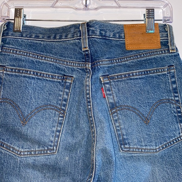 Levi’s Wedgie High Waist Crop Jeans - Picture 4 of 7